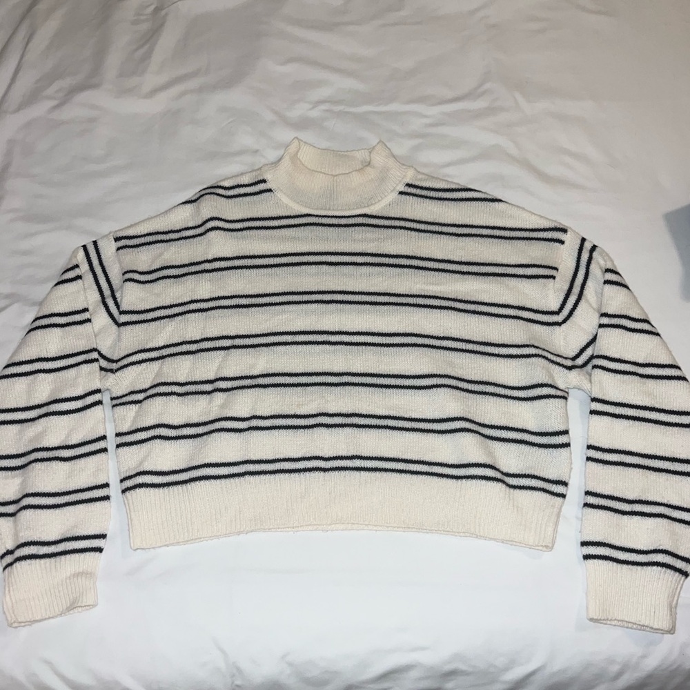 H&M DIVIDED Cream/White and Black Striped Cropped Turtleneck Sweater